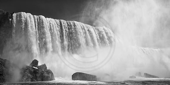 UpClose : Niagara Falls